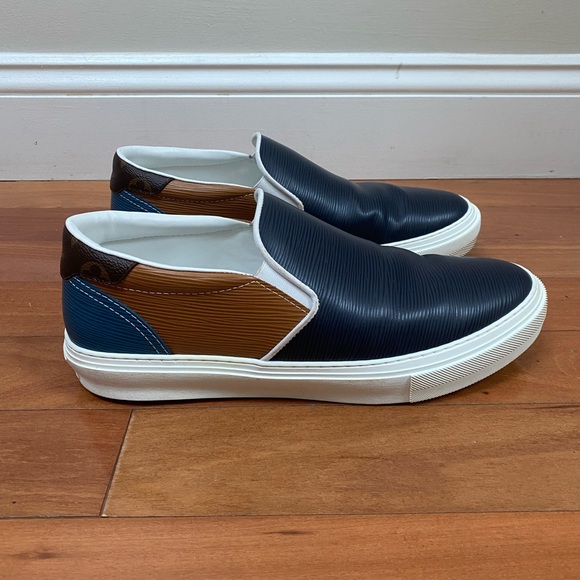 Authentic Louis Vuitton Sneakers - Picture 4 of 6